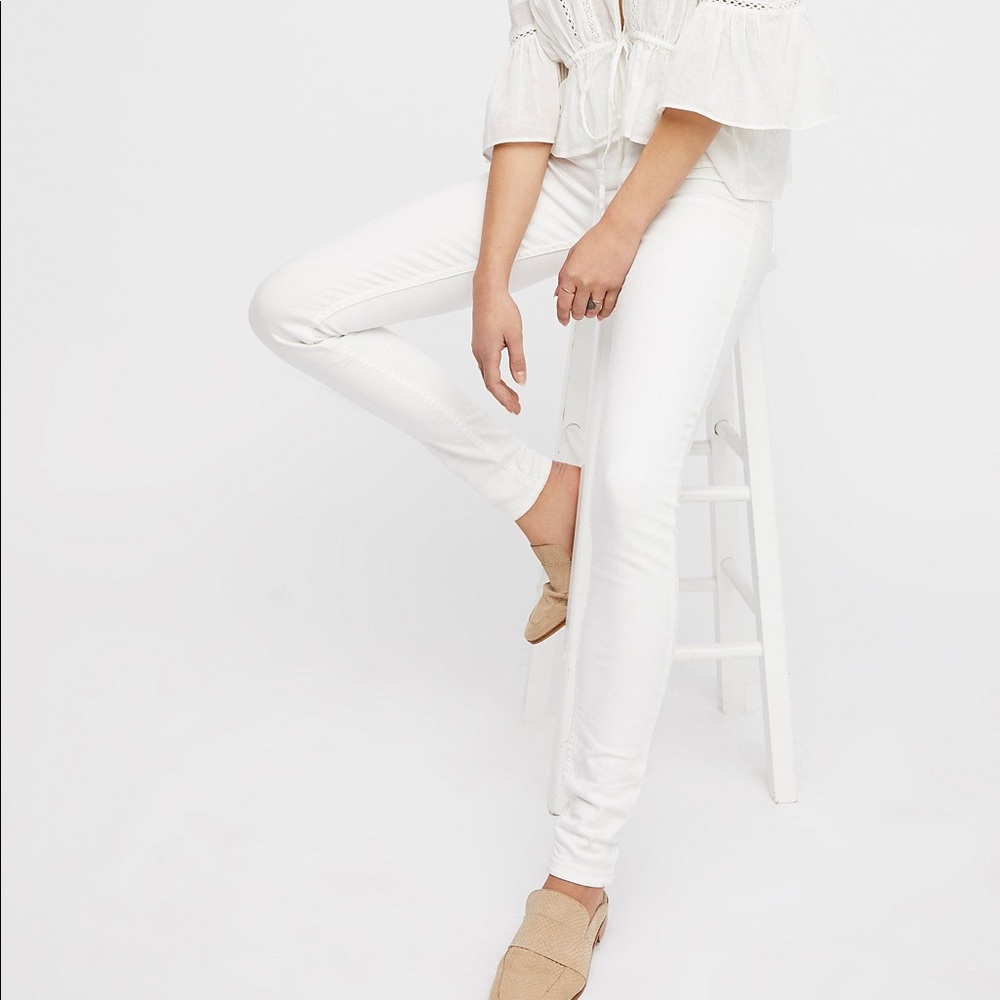 Free People Long and Lean Jegging White Jeans